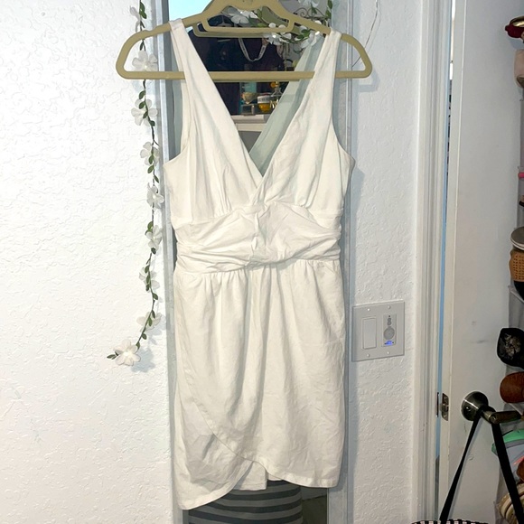 In Style for Summer Bright Colgate White! VS “bra top” all white tulip hem - Picture 1 of 4